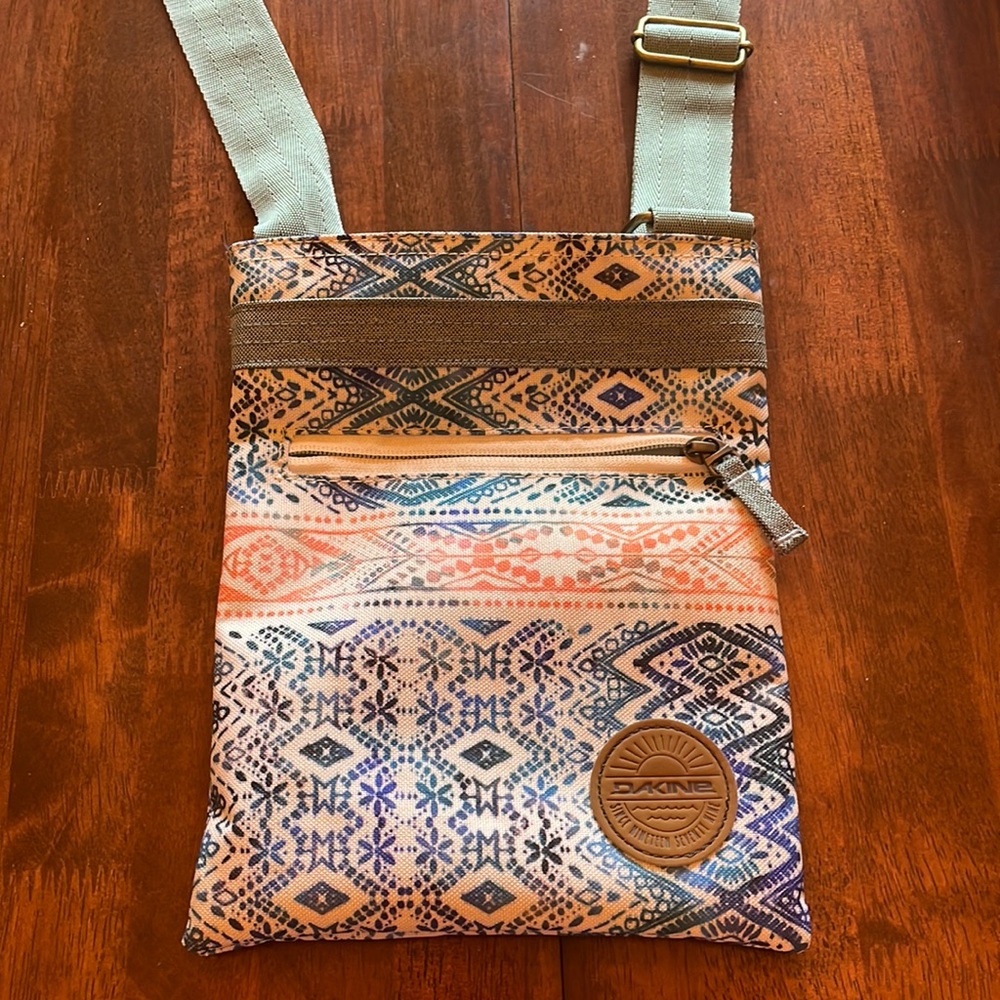 Dakine Crossbody Bag👛